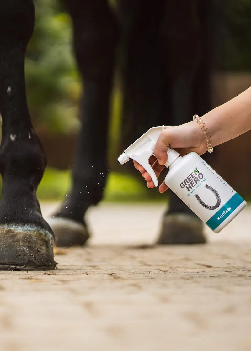 Thumbnail 2: Greenhero Hufpflege für Pferde pflegt bei Strahlfäule und Mauke