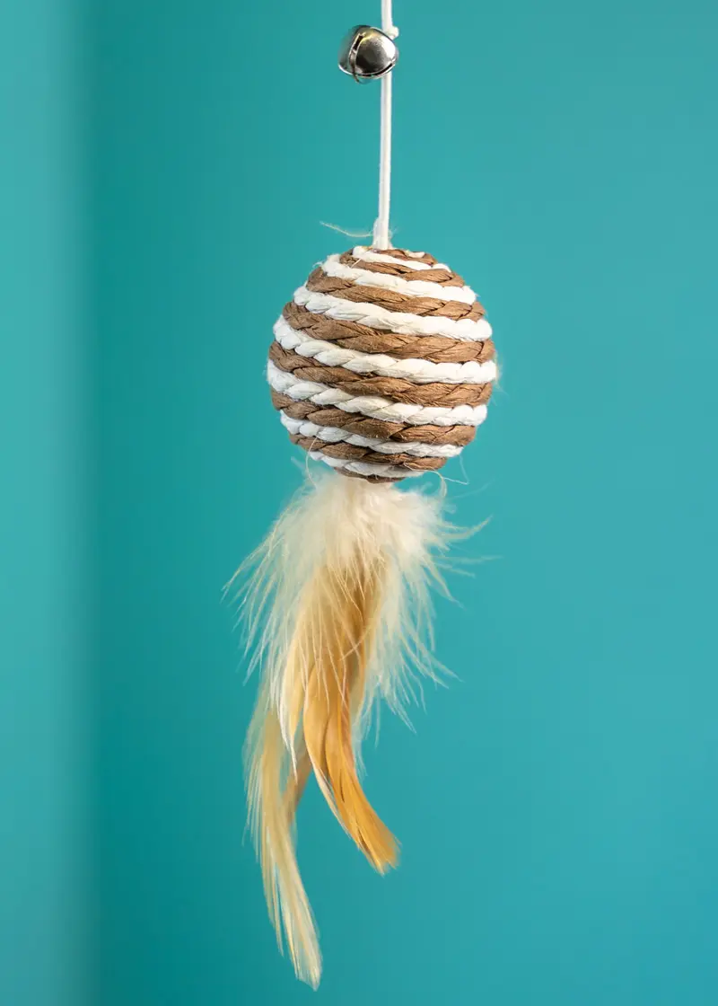 Thumbnail 2: Greenhero Katzenangel mit Ball braun-weiß