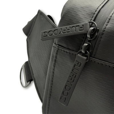 Thumbnail 3: Fluffy Dog Daily Crossbody Bag – vegane Gassitasche mit Fächern, Kotbeutelspender & verstellbarem Gurt