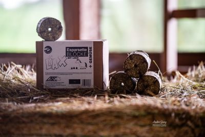 Thumbnail 2: LAX Lax Luzerne Blöcke mit Loch - 25 kg Pack