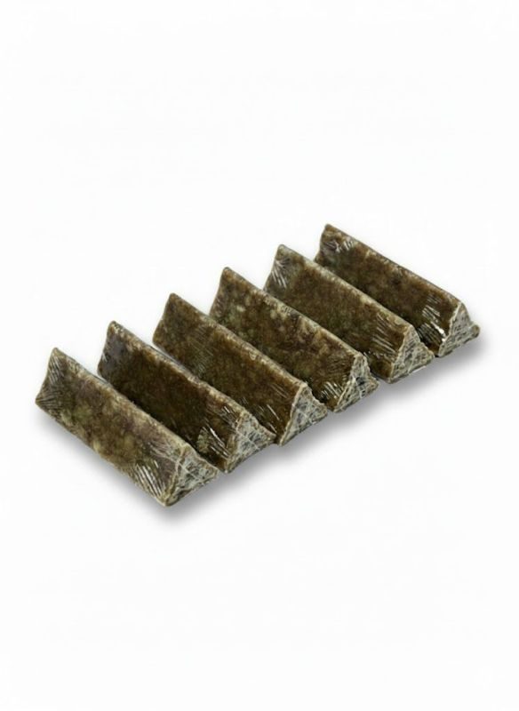 Kaureks Natur Hundeleckerlies Dreieckiger Kauriegel mit Forelle & Kräutern 12cm 6 Stk- Hunde-Kauartikel - Snack - Kausnack - Leckerli