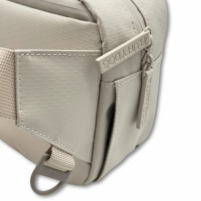 Thumbnail 5: Fluffy Dog Daily Crossbody Bag – vegane Gassitasche mit Fächern, Kotbeutelspender & verstellbarem Gurt