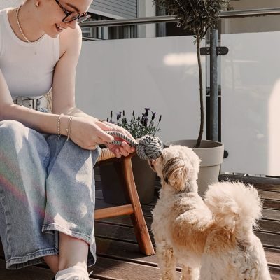 Thumbnail 2: KESSI Hundespielzeug KESSI Ball mit Handschlaufe Ø 6,5 cm (21 cm Gesamtlänge), grau/braun