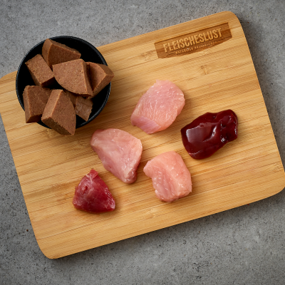 Thumbnail 2: Fleischeslust meat & treat Pute (15x200 g) Trainingswurst